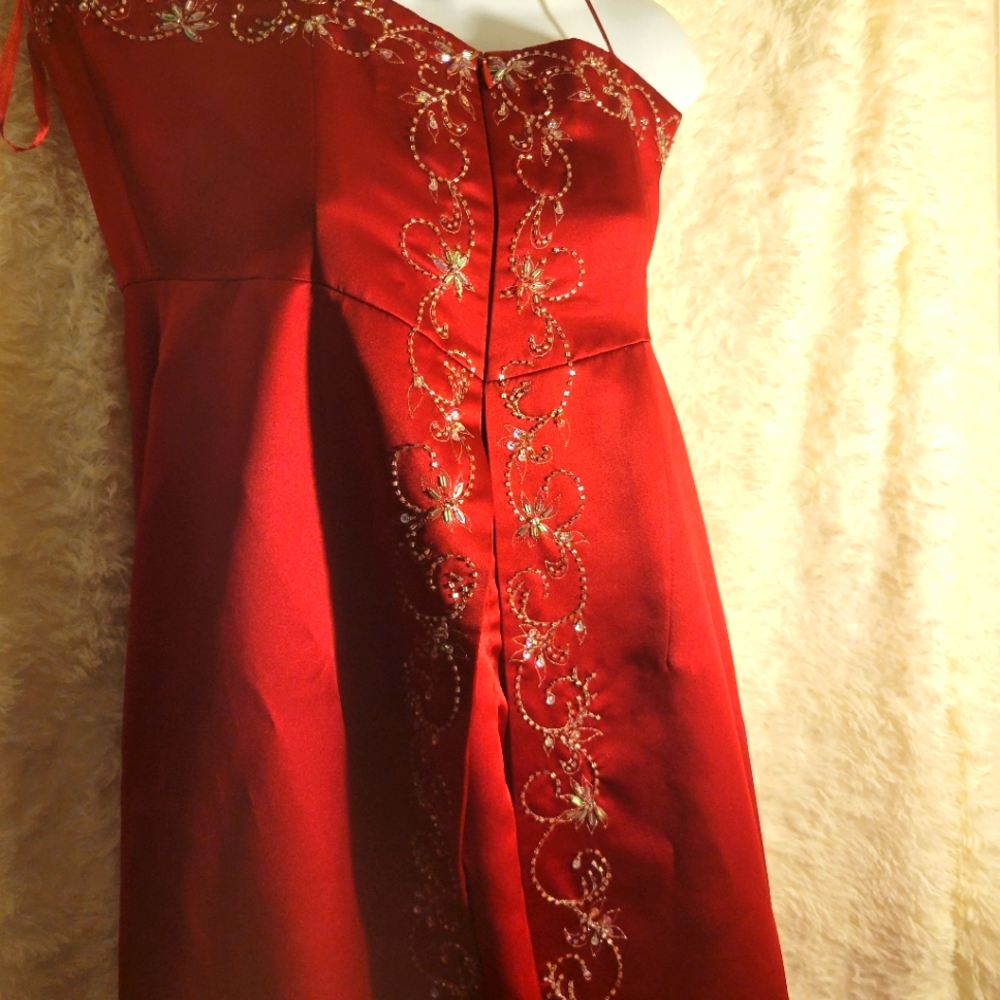 Red Beatiful Formal Gown
